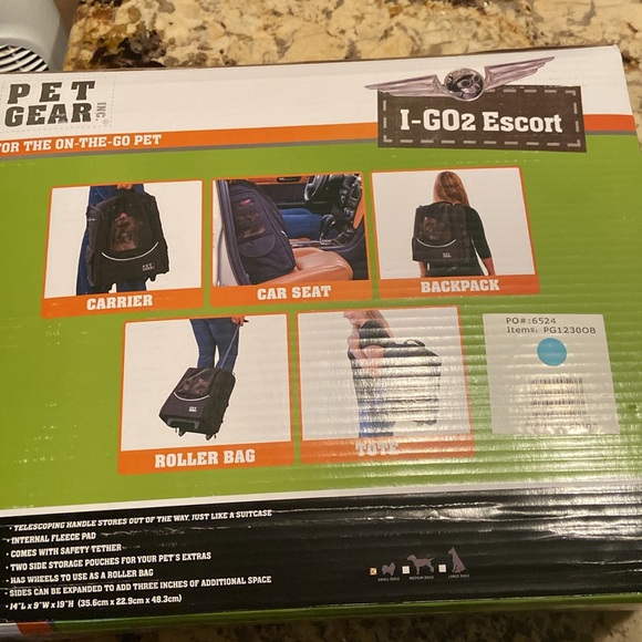 New PET GEAR I-GO2 Backpack & Rolling Carrier - Picture 14 of 16